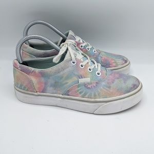 Vans tie dye rainbows low lace up women’s size 6.5